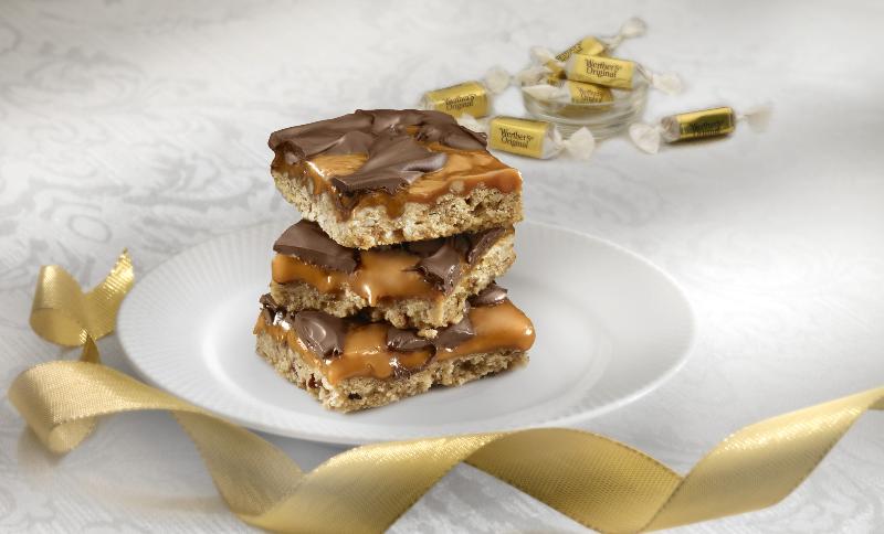 Caramel Pecan Turtle Bars